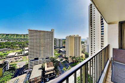 Waikiki Banyan Retreat with Pool Spas Hotel Room Honolulu Hawaii