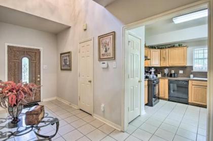 Cozy House with Yard and Fireplace - 3 Mi to UH! in Houston