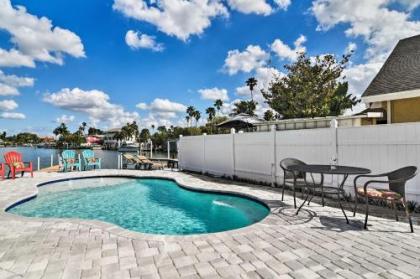 Bayside Pad with Pool Access and Dock half Mi to Beach
