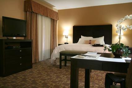Hampton Inn & Suites-Knoxville/North I-75 - image 3