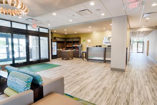 Holiday Inn Knoxville N - Merchant Drive an IHG Hotel - image 4