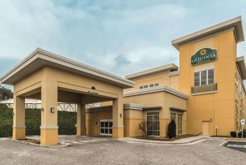 La Quinta by Wyndham Knoxville Central Papermill - main image