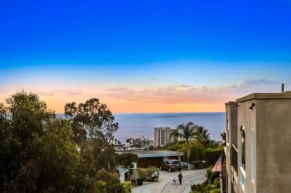 New Listing! Vast Estate With Ocean Views & Hot Tub Home - image 4