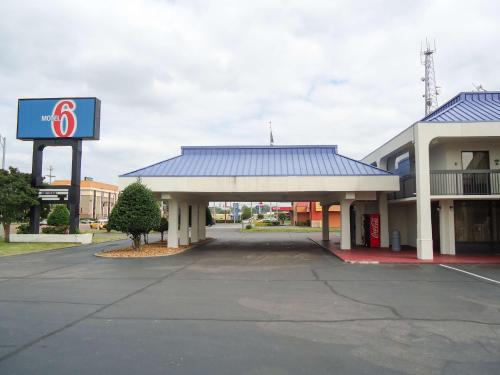 Motel 6-Memphis TN - East - main image
