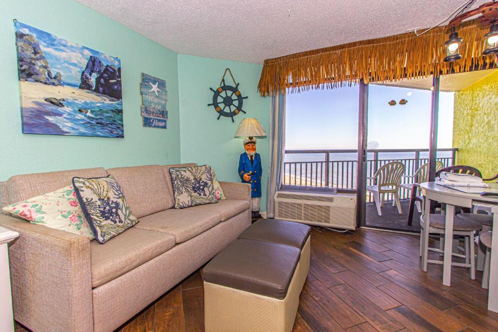 Ocean View King Suite Monterey Bay 1411 Sleeps 7 Guests - image 3