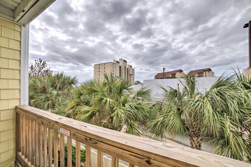 N Myrtle Beach Condo Steps from the Ocean! - image 4