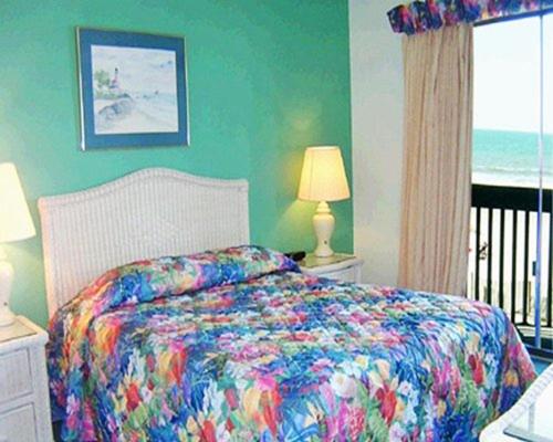 Charming Oceanfront Resort in North Myrtle Beach - image 5