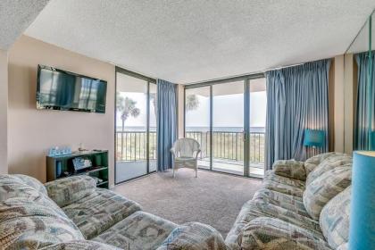Crescent Sands CB D1 - Bright and spacious oceanfront unit and an outdoor pool North Myrtle Beach