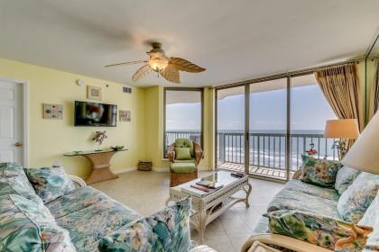 Emerald Cove 7C - Tropical oceanfront spacious condo and outdoor hot tub North Myrtle Beach South Carolina