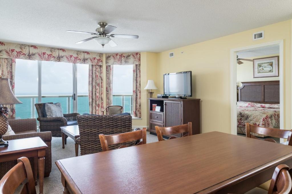 Malibu Pointe 1105 - Perfect 3 bedroom condo just across from the beach - image 3