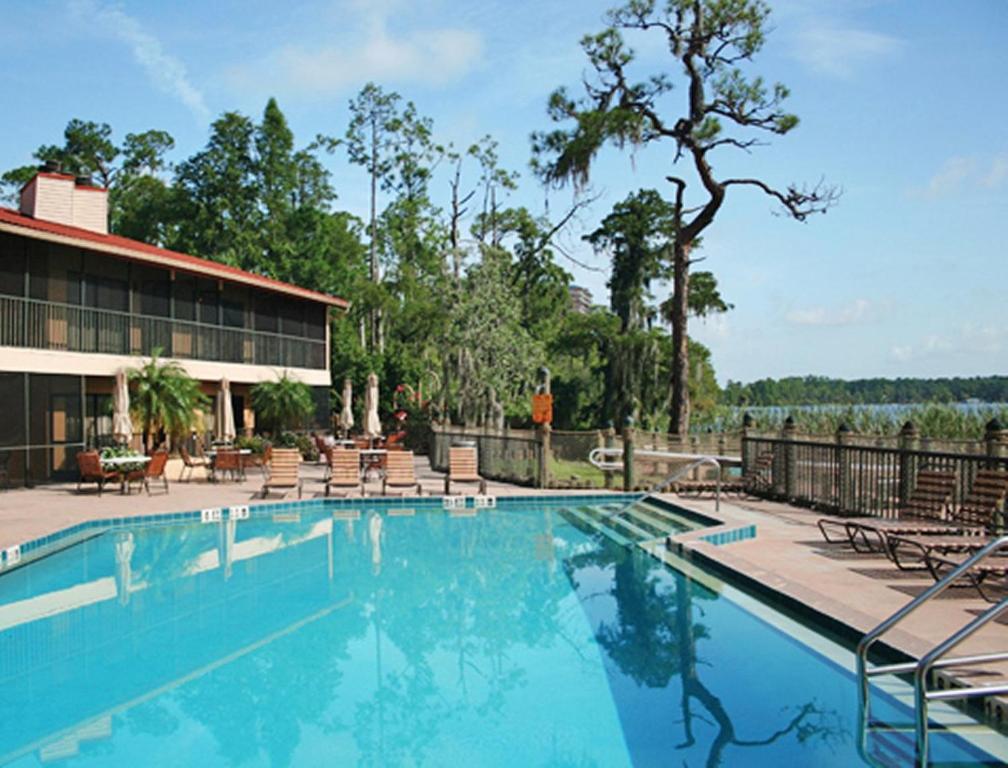 Resort Condos on the Shores of Lake Bryan Orlando - image 3