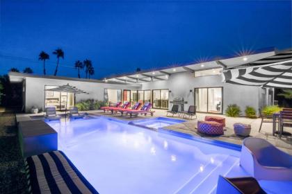 Best in Palm Springs • Featured in Dwell • 5 Bedrooms & All En Suite Baths