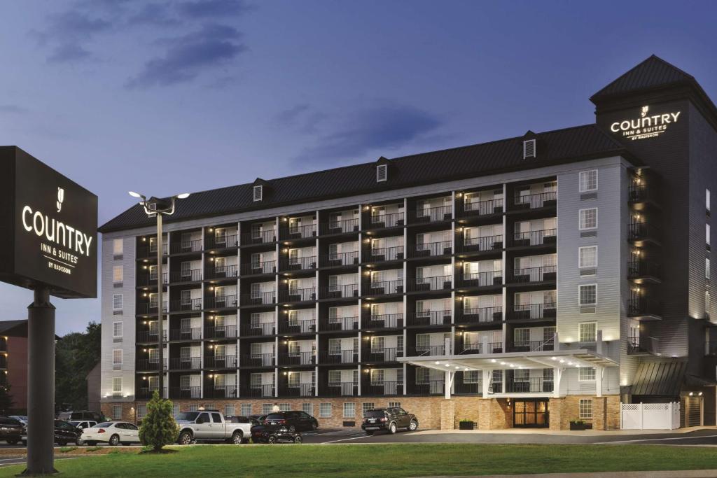 Country Inn & Suites by Radisson Pigeon Forge South TN - main image