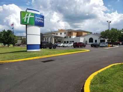Holiday Inn Express Hotel Pittsburgh-North/Harmarville an IHG Hotel