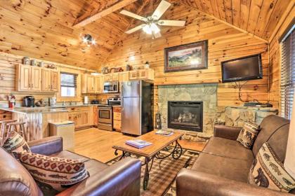 Smoky Mountain Cabin with Game Room and Hot Tub!