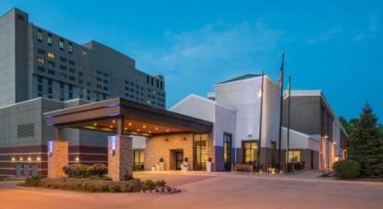 Holiday Inn Express & Suites Springfield an IHG Hotel