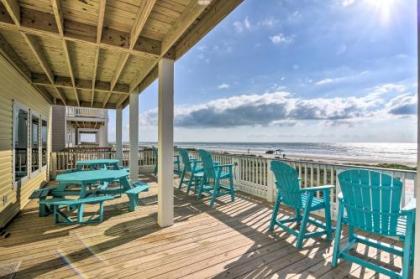 Beachfront Retreat with 2 Decks Patio and Views!