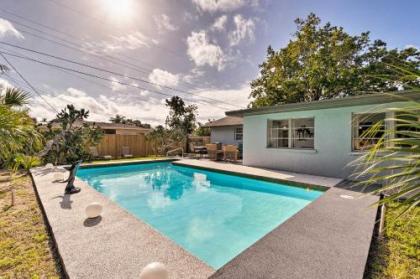 Venice Escape with Backyard and Pool - Near Beach! - image 4