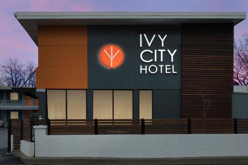 Ivy City Hotel - image 4