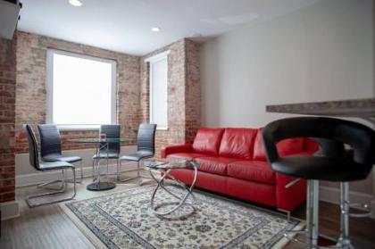 Apt ideally situated in DC walk to metro Dupont Logan & monuments!