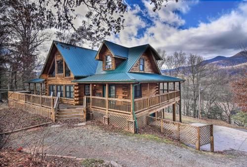 Whits End Smoky Mtn Home with Hot Tub and 300 Views - image 5
