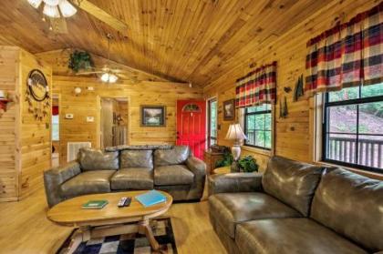 Bryson City Cabin in Smoky Mountains with Hot Tub!