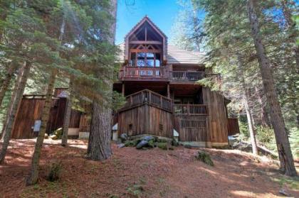 Little Ahwahnee Inn Holiday Home - 2BR/2.5BA Yosemite Village California