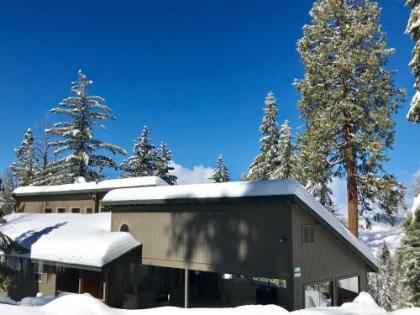Falcons Nest (Downstairs) - 3BR/3BA Home Yosemite Village